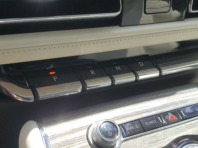 Used 2021 Lincoln Aviator Black Label AWD/4WD image 18