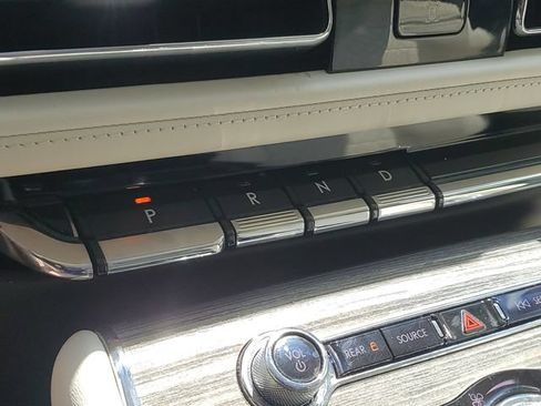 Used 2021 Lincoln Aviator Black Label AWD/4WD image 18