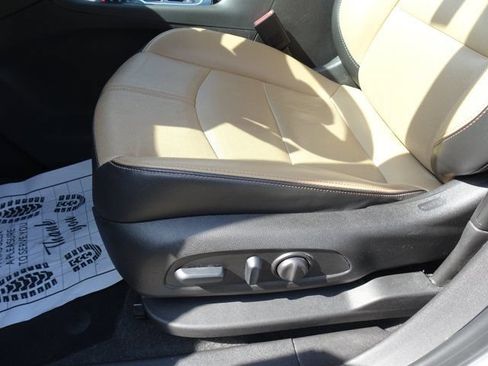 Used 2024 Chevrolet Equinox Premier FWD image 10