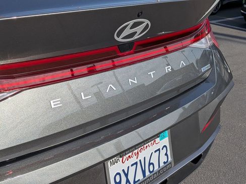 Certified 2026 Hyundai Elantra Hybrid FWD image 10