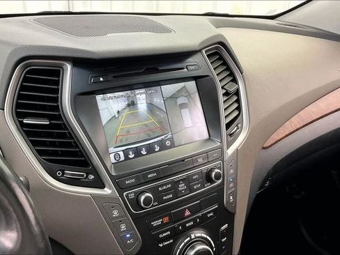 Used 2018 Hyundai Santa Fe AWD image 28