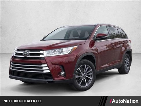 Certified 2019 Toyota Highlander XLE FWD image 1