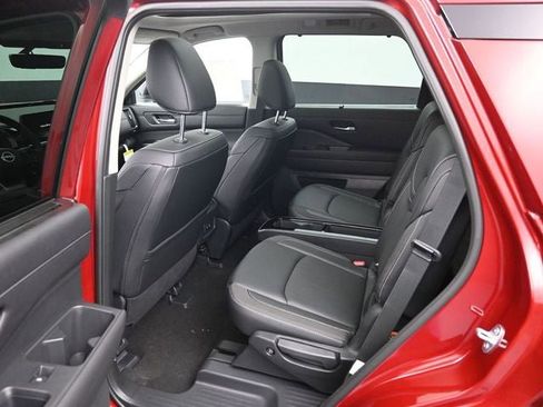 New 2026 Nissan Pathfinder SL image 10