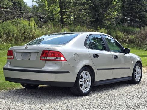 Used 2005 Saab 9-3 Linear FWD image 9
