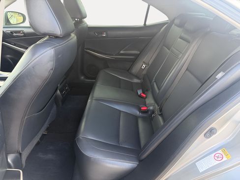 Used 2014 Lexus IS 350 w/ Navigation Package RWD image 11