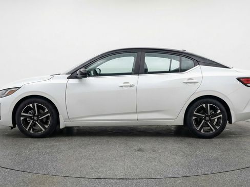 Used 2025 Nissan Sentra SV image 5
