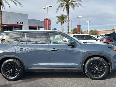 Used 2024 Toyota Grand Highlander XLE image 8