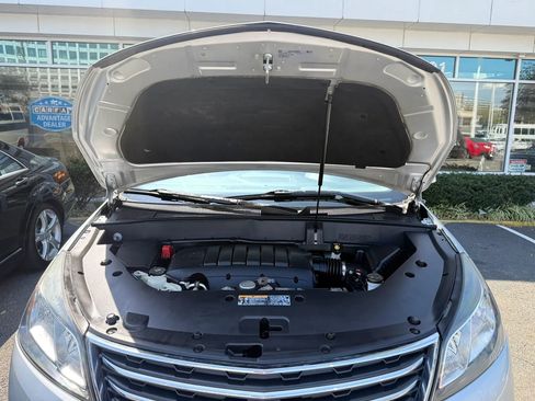 Used 2017 Chevrolet Traverse LT AWD/4WD image 39