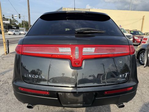 Used 2013 Lincoln MKT AWD image 6