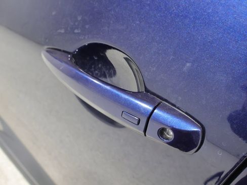 Used 2024 Nissan Rogue SV AWD/4WD image 9