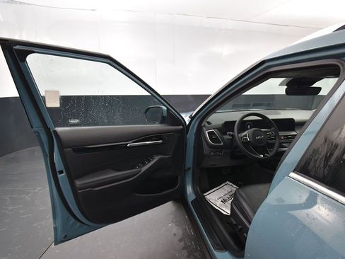 Used 2024 Kia Seltos EX image 8