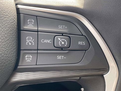 New 2025 Jeep Grand Cherokee Laredo image 28