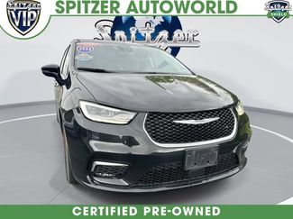 Used 2024 Chrysler Pacifica Touring-L FWD video 1