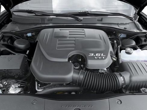 Used 2016 Dodge Charger SXT w/ Navigation & Travel Group image 16