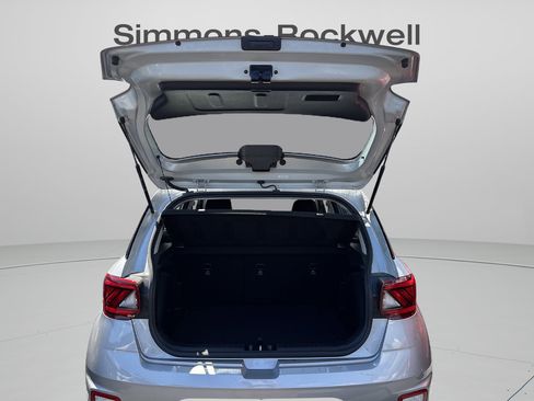 Used 2025 Hyundai Venue SEL FWD image 10