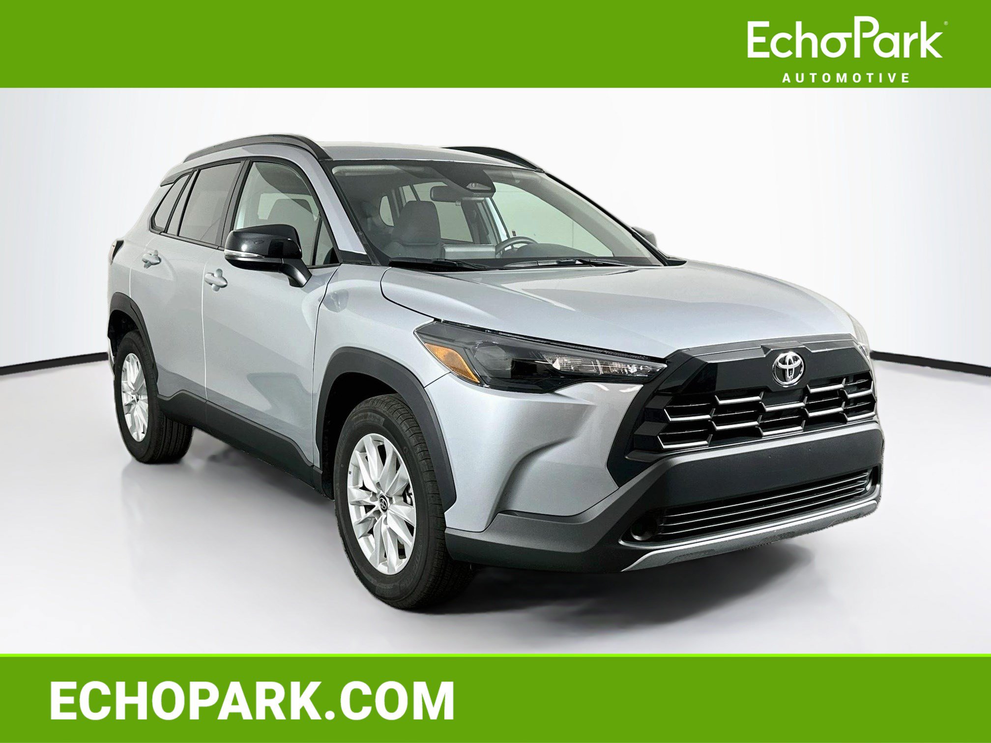 Used 2026 Toyota Corolla Cross LE FWD image 1