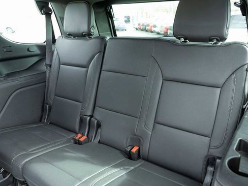 Used 2022 Chevrolet Tahoe Z71 w/ Off-Road Capability Package image 15