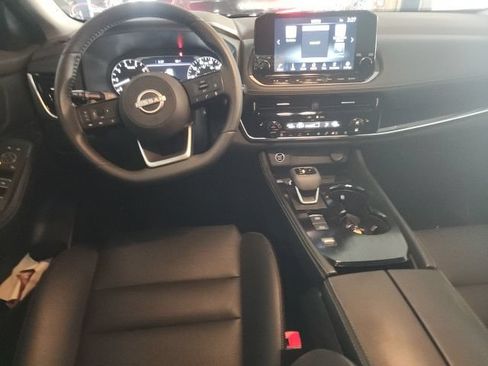 Used 2023 Nissan Rogue SL w/ SL Premium Package FWD image 5