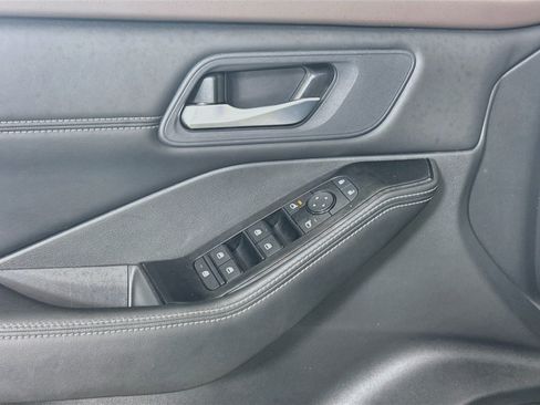 Used 2023 Nissan Rogue SV w/ SV Premium B Package FWD image 24