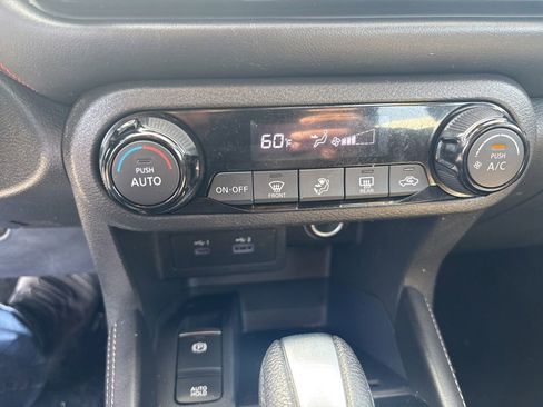 Used 2022 Nissan Kicks SR w/ Interior Electronics Package FWD image 16
