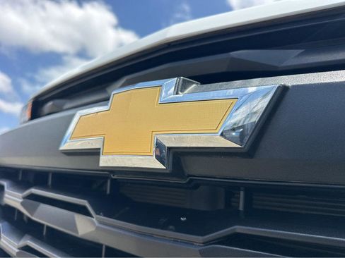 Used 2025 Chevrolet Colorado W/T AWD/4WD image 43