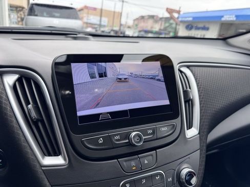 Used 2023 Chevrolet Malibu LT image 18