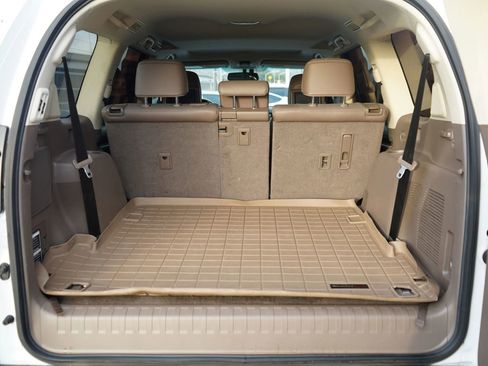 Used 2011 Lexus GX 460 Premium image 30