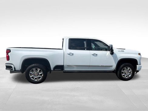 Used 2026 Chevrolet Silverado 2500 High Country w/ High Country Premium Package AWD/4WD image 6