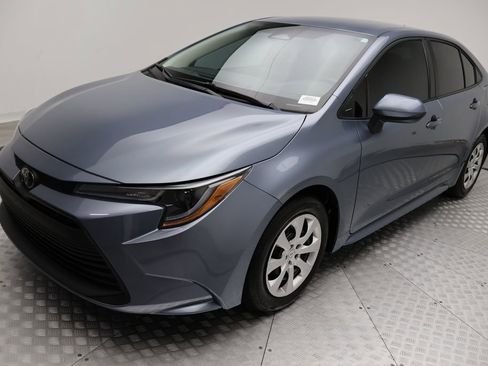 Certified 2025 Toyota Corolla LE w/ Convenience Package image 2