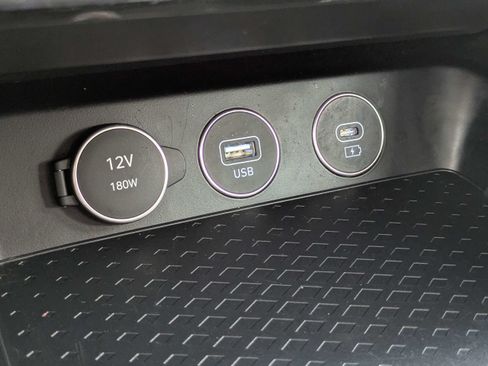 Used 2025 Genesis G70 2.5T RWD image 21