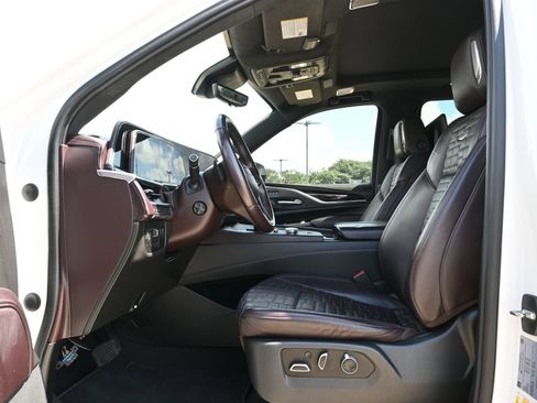 Used 2021 Cadillac Escalade ESV Sport Platinum RWD image 19