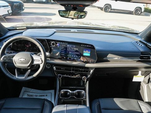 New 2027 Chevrolet Traverse LT w/ Driver Confidence Package FWD image 13