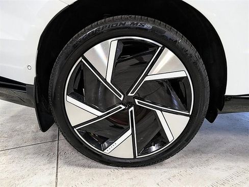 Used 2025 Volvo EX90 Ultra AWD/4WD image 13