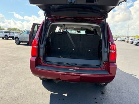 Used 2019 Chevrolet Tahoe LT w/ Luxury Package RWD image 17