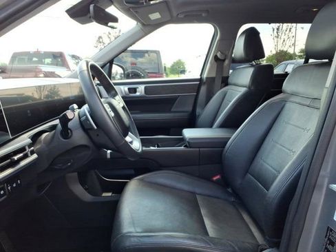 Used 2025 Hyundai Santa Fe Limited FWD image 20