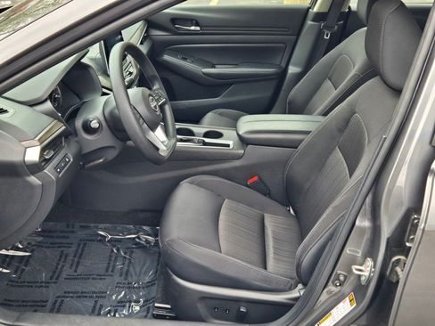 Used 2025 Nissan Altima 2.5 SV FWD image 20