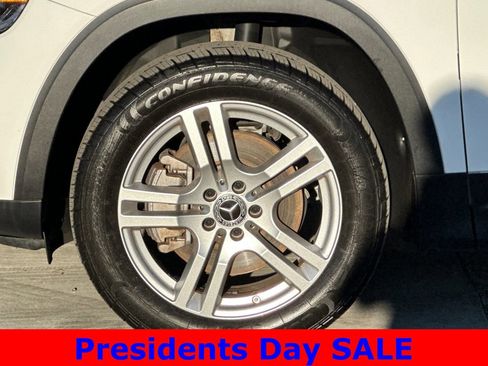 Used 2020 Mercedes-Benz GLB 250 4MATIC image 26