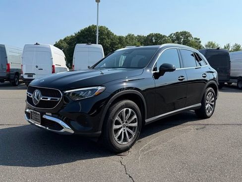 Used 2026 Mercedes-Benz GLC 300 4MATIC image 3