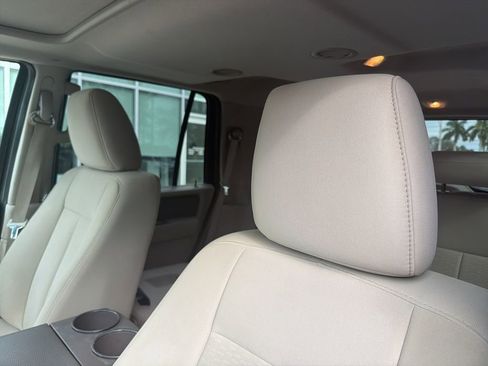 Used 2014 Ford Expedition XLT image 10