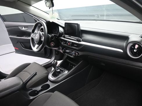 Used 2019 Kia Forte Sedan image 2