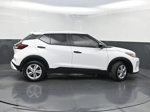 Used 2025 Nissan Kicks Play S FWD image 40