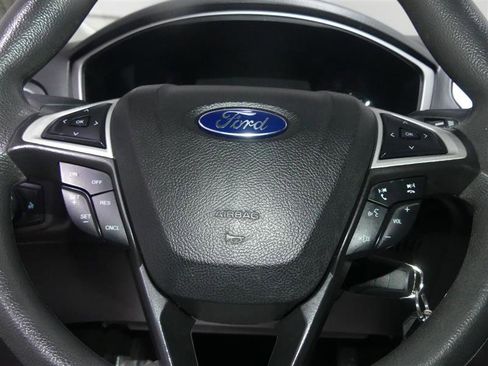 Used 2016 Ford Fusion SE image 31