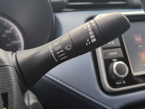 Used 2025 Nissan Versa SV FWD image 23