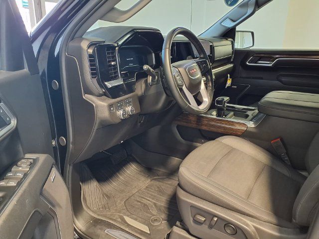 Used 2025 GMC Sierra 1500 Elevation w/ Preferred Package AWD/4WD image 8