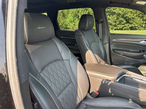 Used 2022 Buick Enclave Avenir w/ Avenir Technology Package image 28