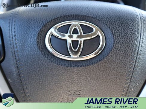 Used 2019 Toyota Highlander Plus AWD/4WD image 27