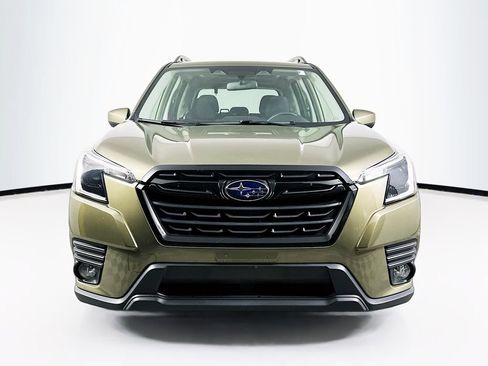 Used 2022 Subaru Forester Premium AWD/4WD image 5