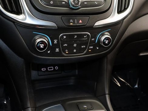 Used 2023 Chevrolet Equinox LT image 19