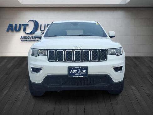 Used 2020 Jeep Grand Cherokee Laredo image 2