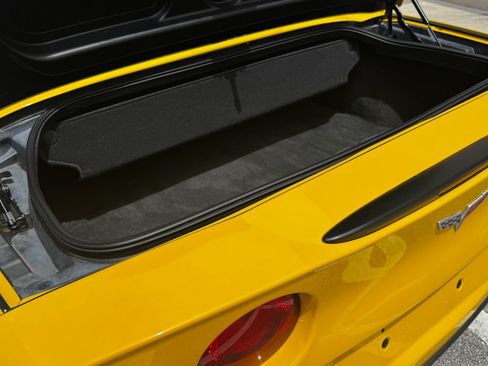 Used 2007 Chevrolet Corvette Convertible w/ Preferred Equipment Group RWD image 7